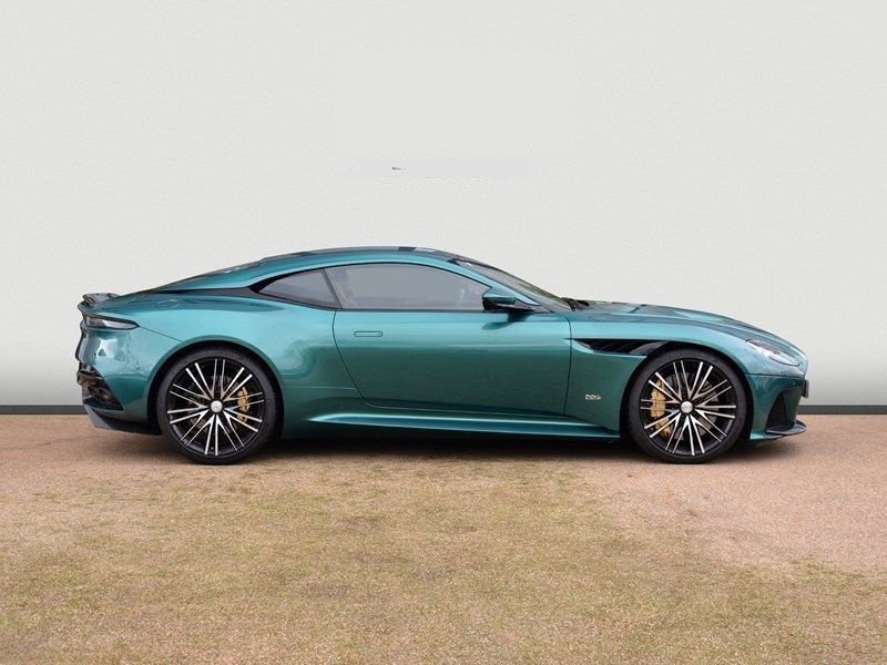 Aston Martin DBS 5