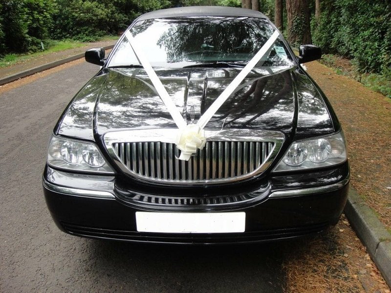 Lincoln Stretch Limo (Exclusive Hire)