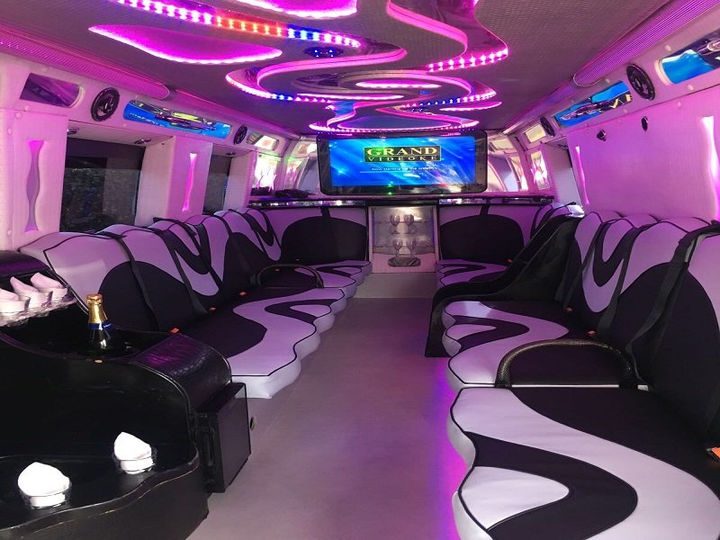 Party Bus Limousine for Hereford Races